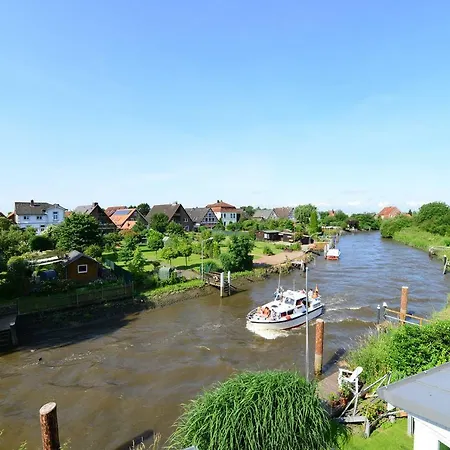 Deichkrönchen Altes Land Hamburg *