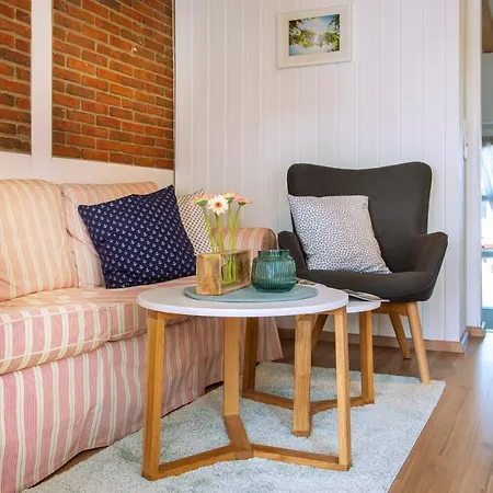 Deichkroenchen Altes Land Hamburg * Jork