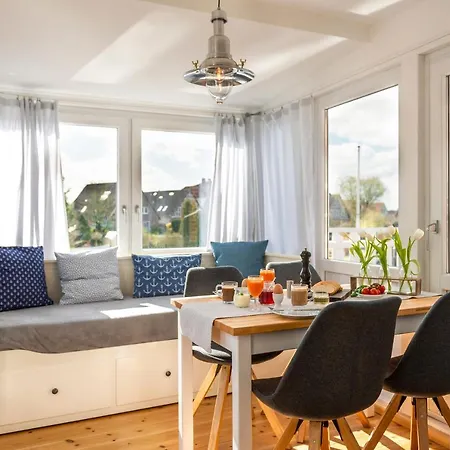 Deichkroenchen Altes Land Hamburg Dom wakacyjny Jork